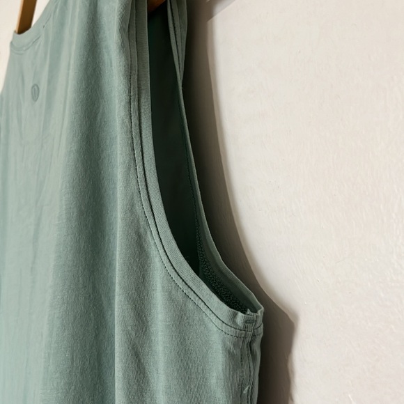 Lululemon tank - Picture 7 of 10
